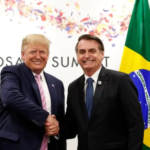 Donald Trump convida Jair Bolsonaro para ir à posse em Washington